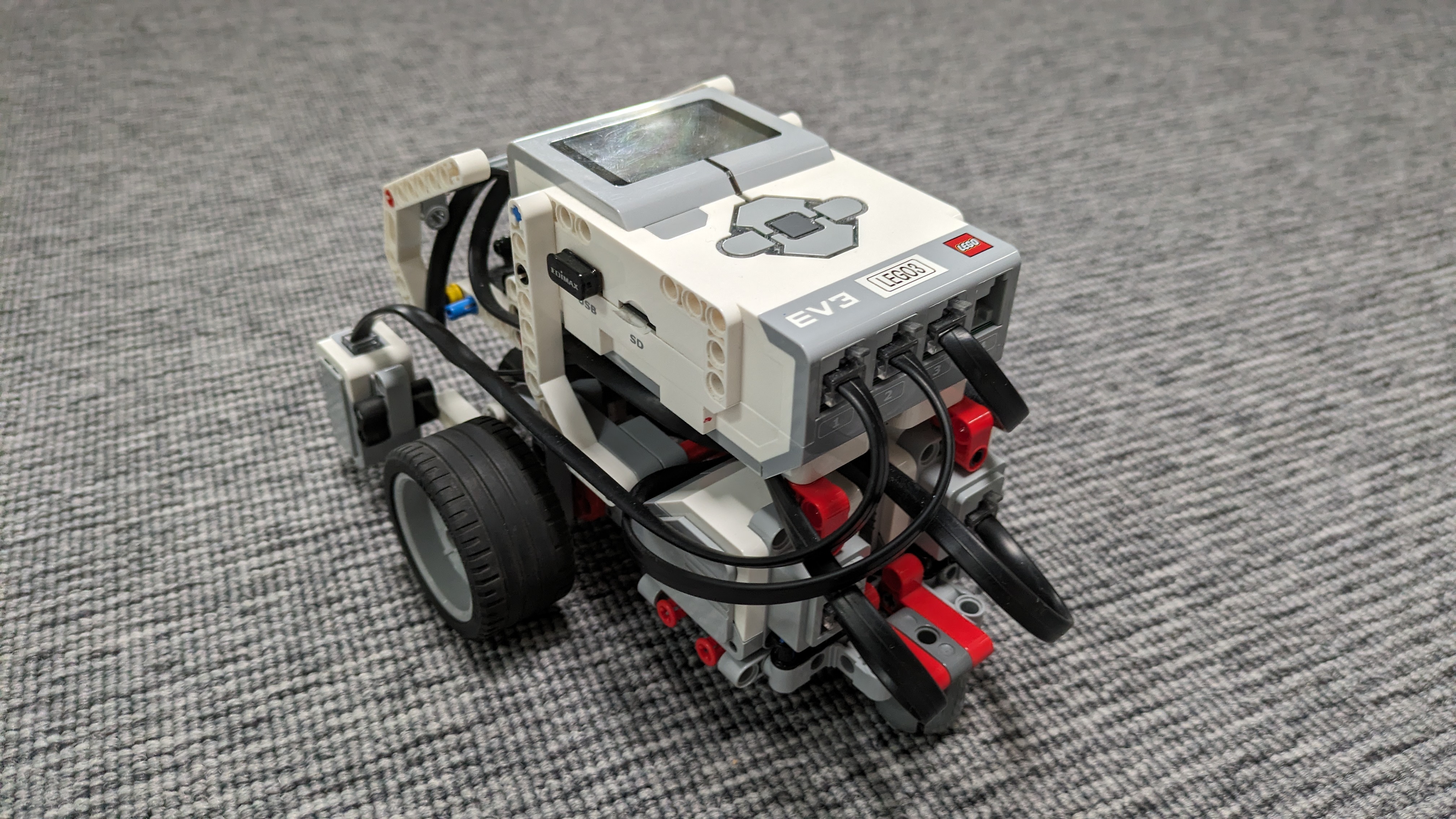 roboter-hinten.jpg roboter-hinten.jpg